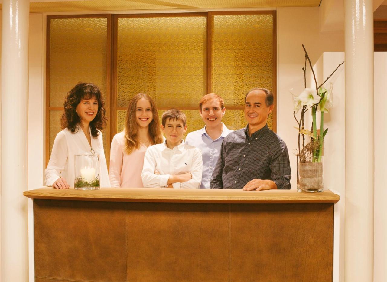 Hotel Gasthof Kreuz Sonntag Esterno foto