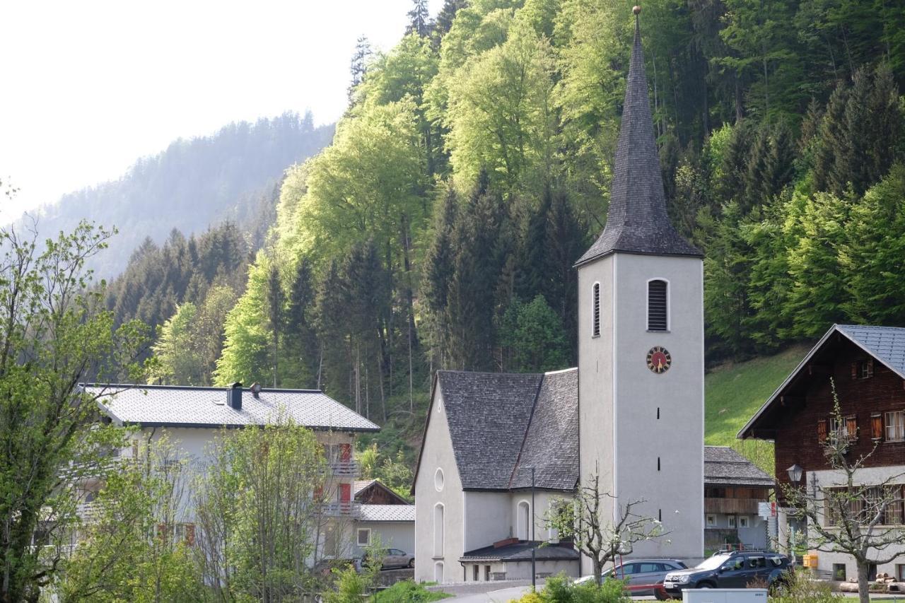 Hotel Gasthof Kreuz Sonntag Esterno foto